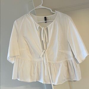 H&M White Peplum Tie-Front Blouse